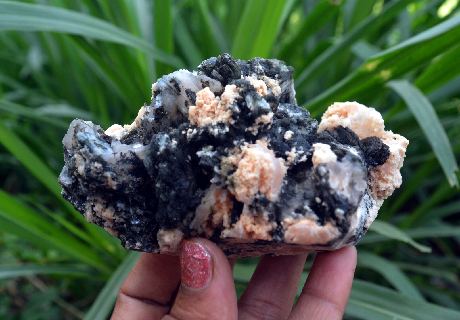 stilbite crystals & matrix minerals specimen j-7