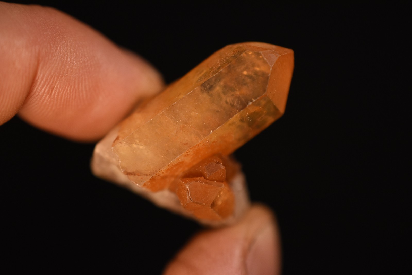 2 *TANGERINE QUARTZ* Crystals 3-4cm 23.8g Natural Stone, Trauma Shock