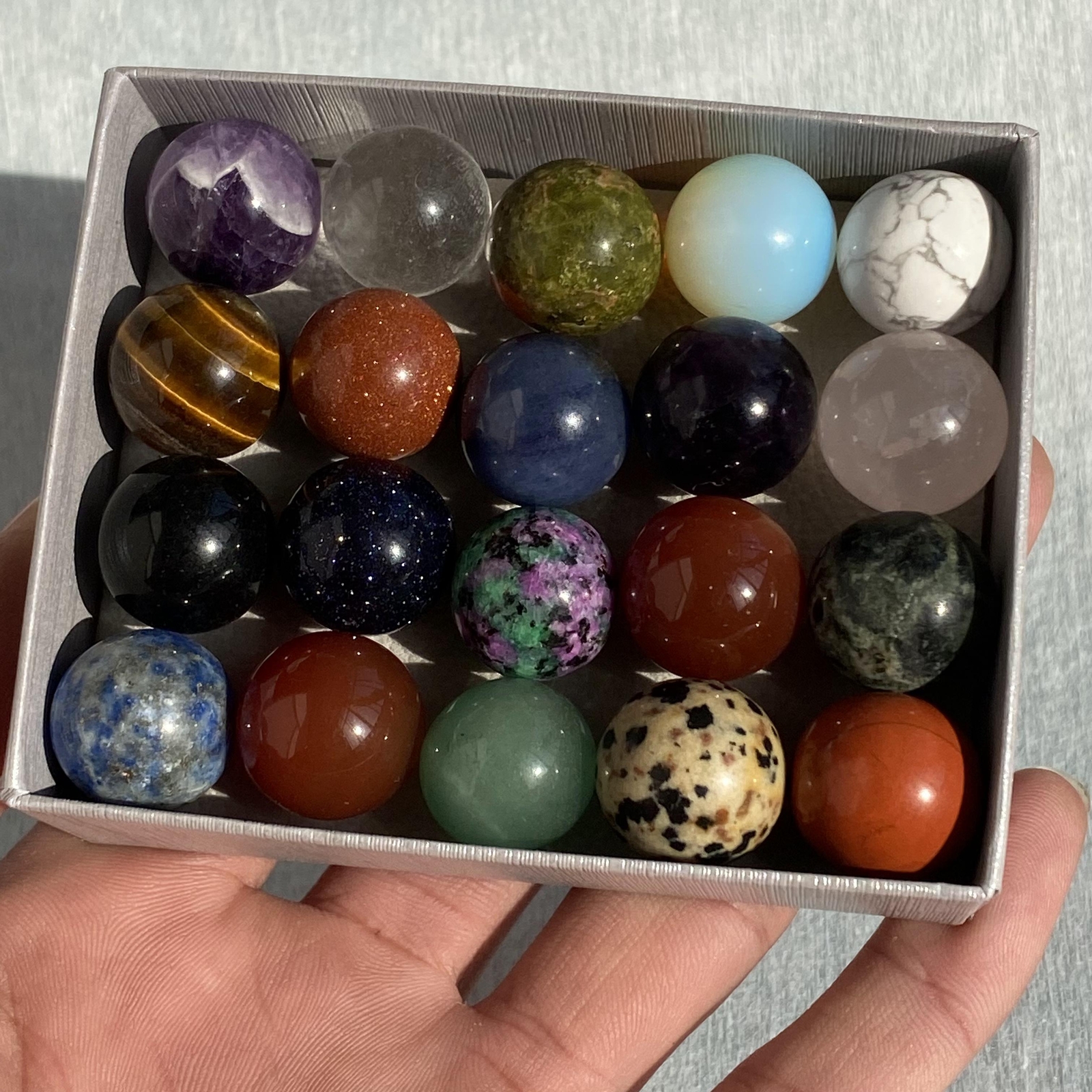 20pcs Wholesale Natural mixed Ball Quartz Crystal 15mm Sphere Reiki +box