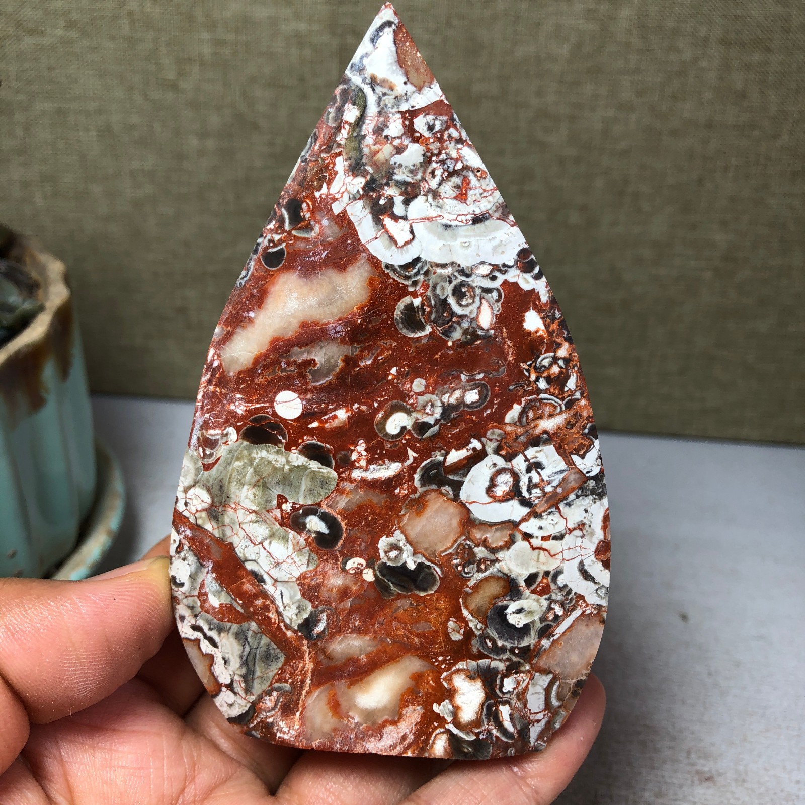 Natural l Indonesian Bloodstone agate point leaf Crystal specimens 152g A4932