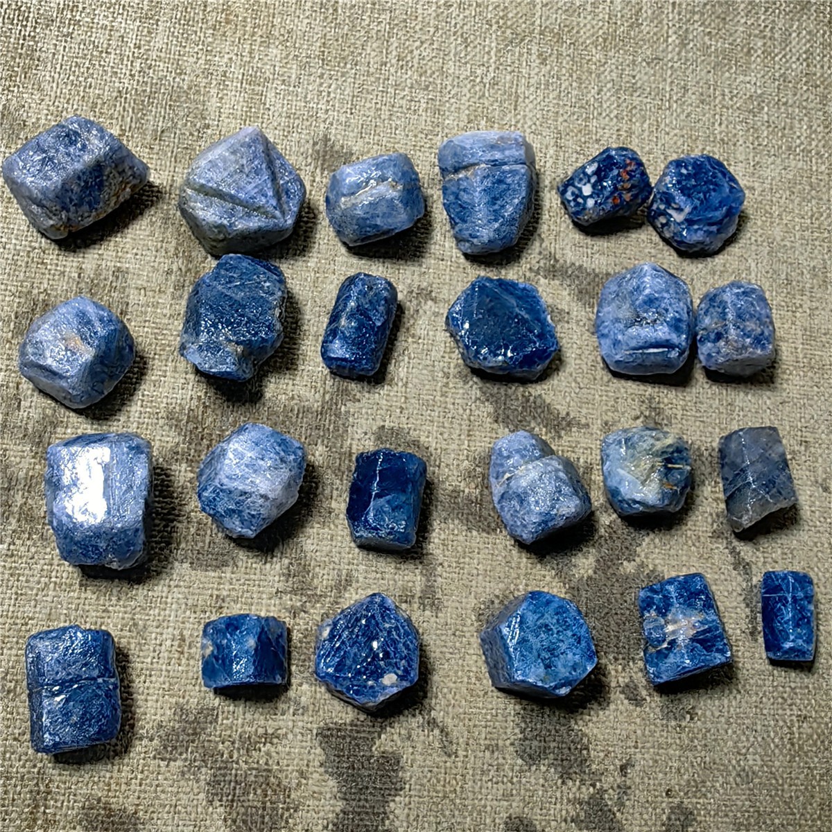 62g Natural Unheated Blue Sapphire Corundum Facet Rough Specimen 61