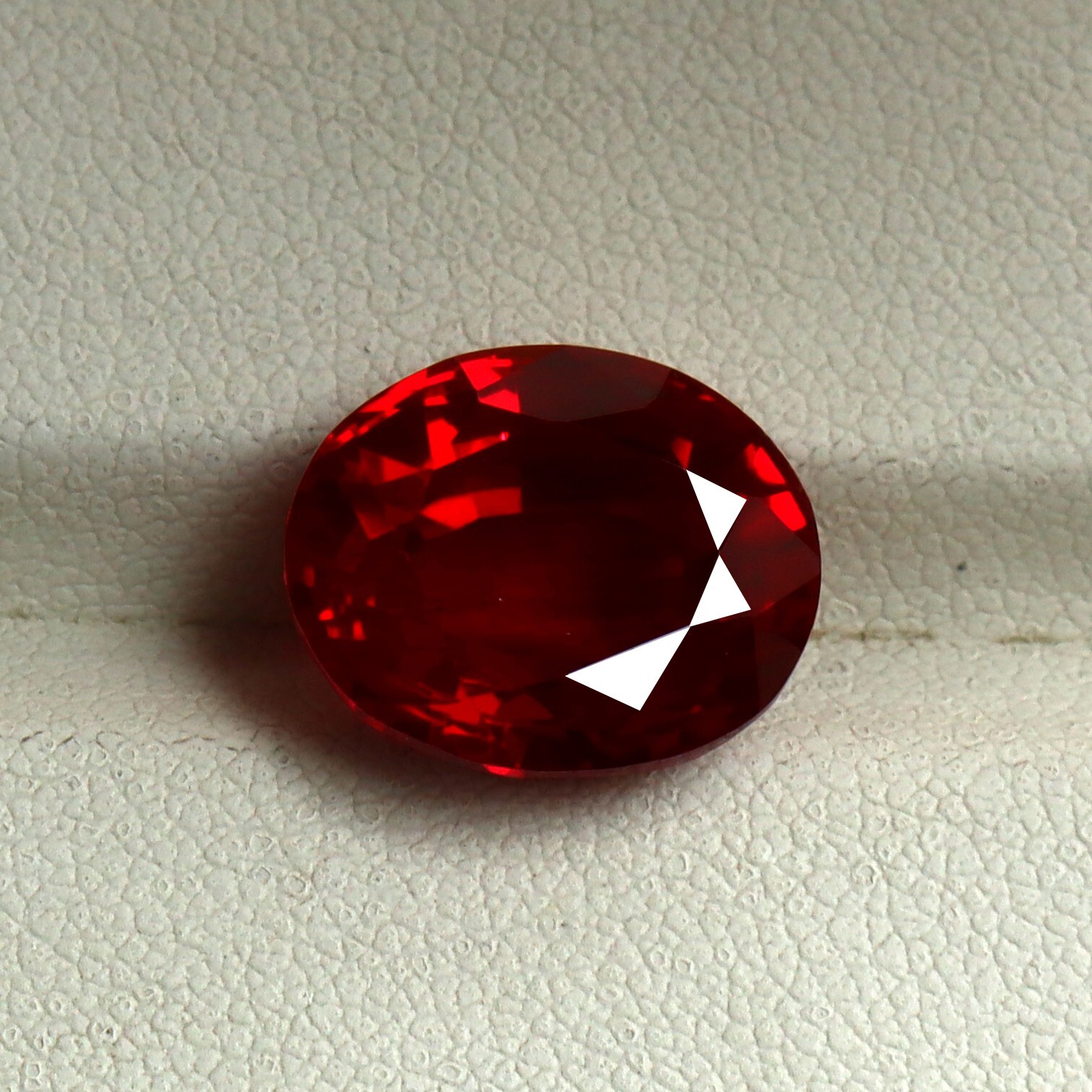 BURMA Pigeon Blood Red Ruby Certified Loose Gemstone Oval Cut 9.45 CT