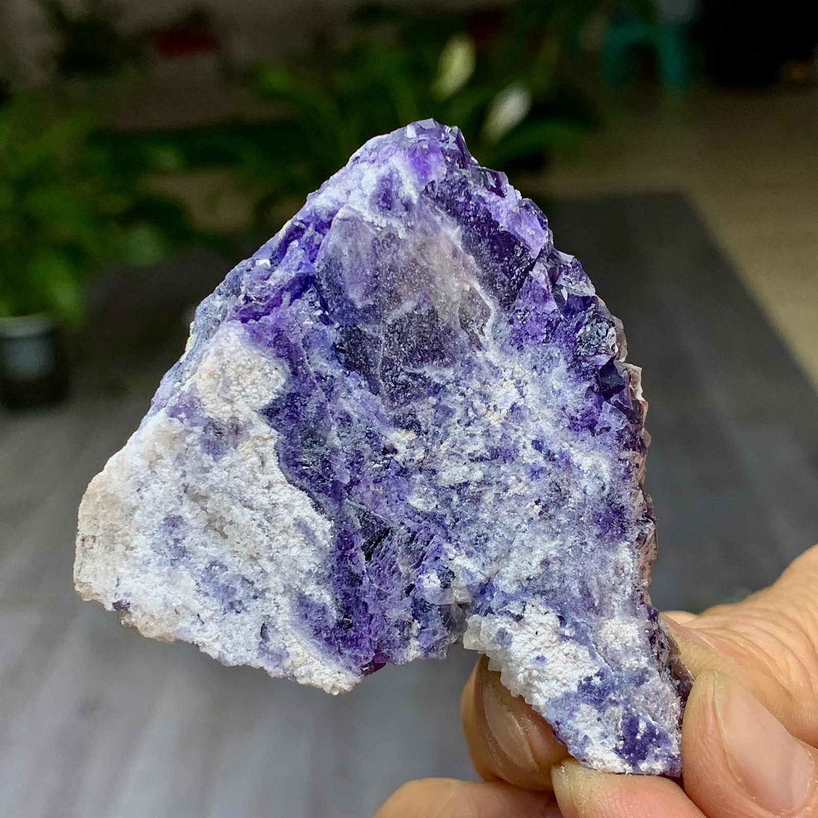 100G Rare transparent purple cubic fluorite mineral crystal sample/China