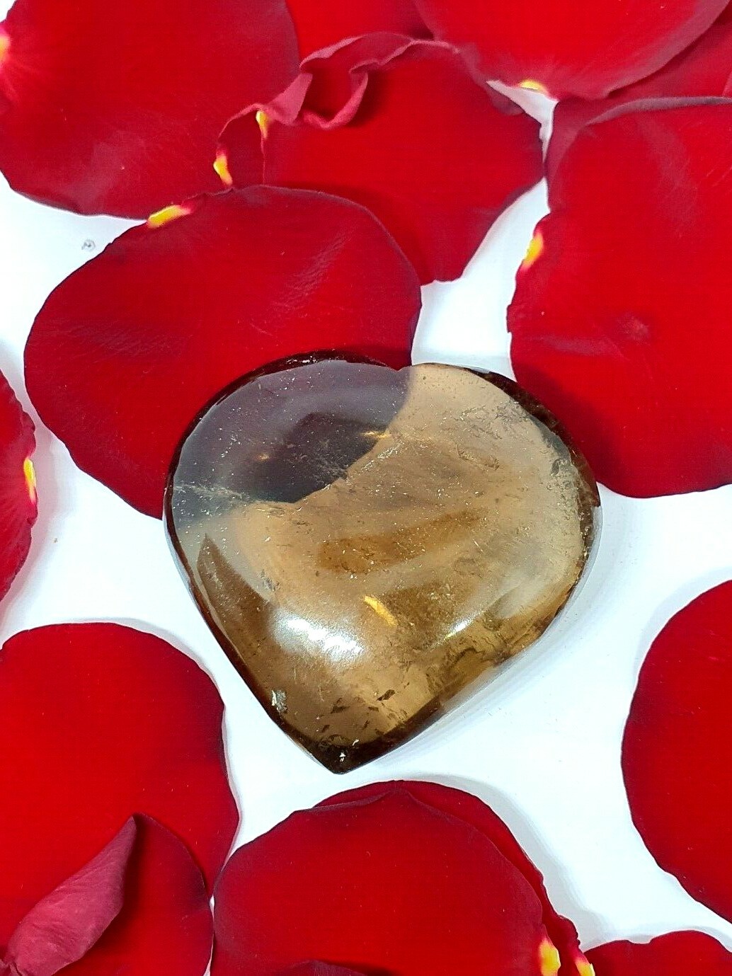 Smoky Quartz Heart Carving Real Crystal Protective Energy 86g 5.5 x 5 x 1.5cm s5