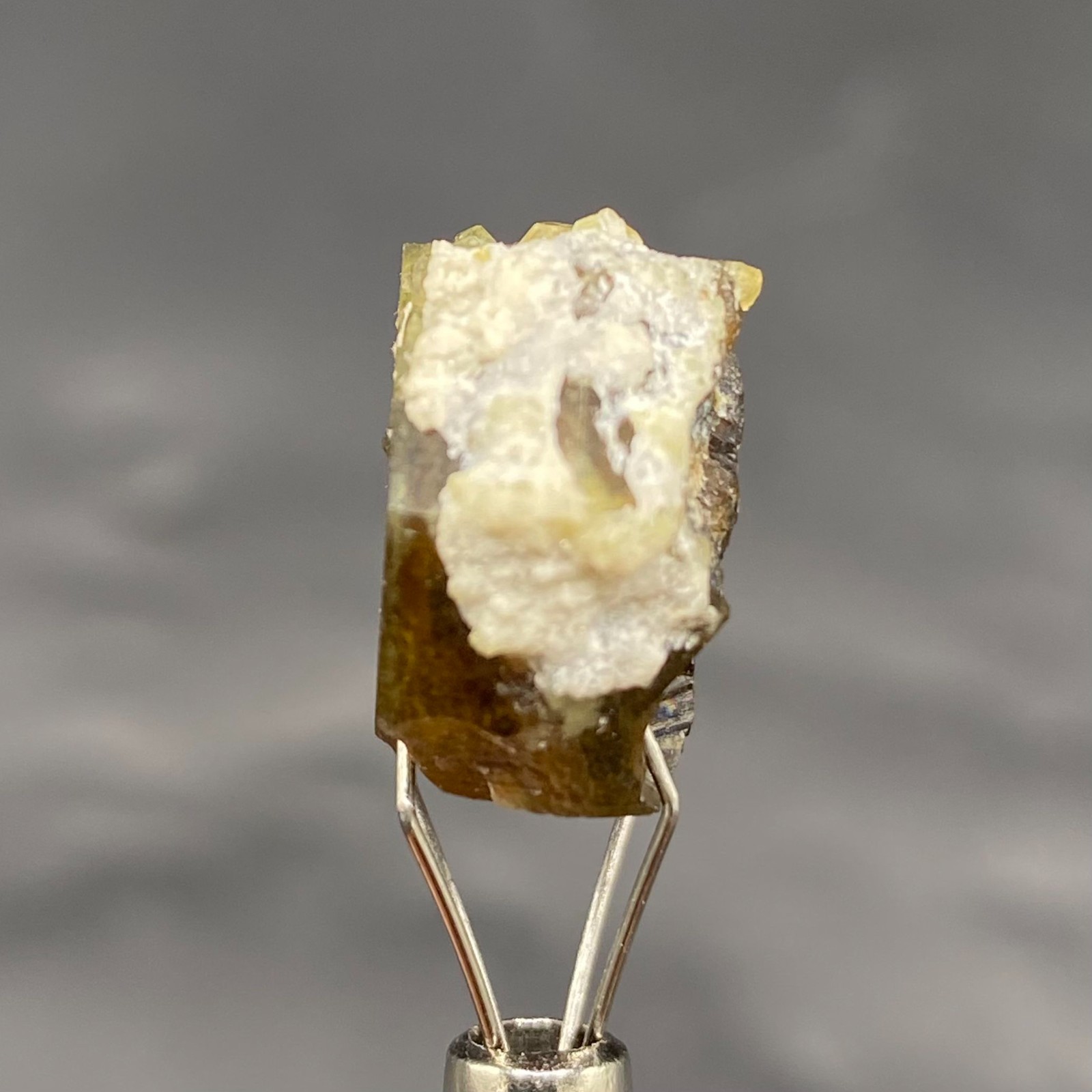 Andradite Garnet , Pakistan Mineral Specimen , ( 23 Carats , 17 x 15 x 9 mm )