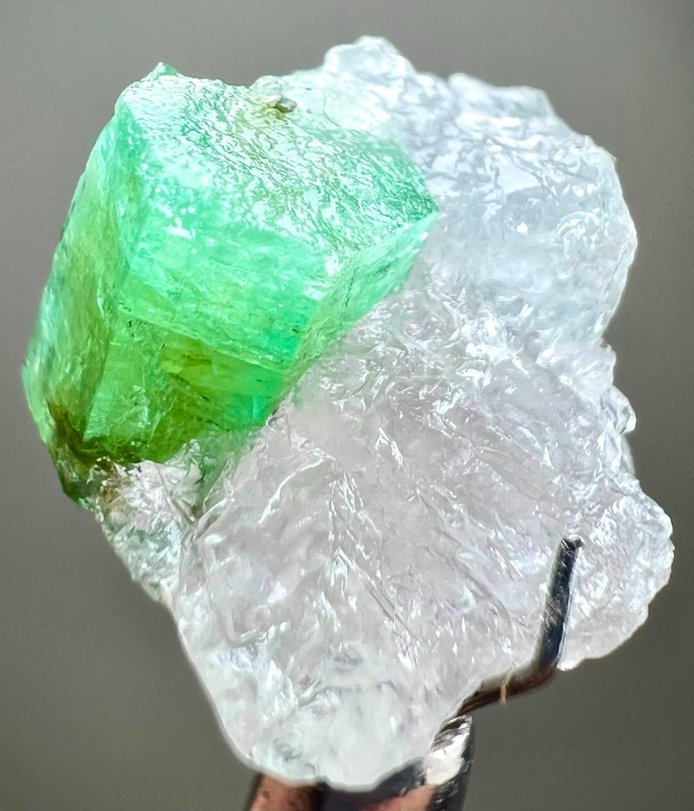 9 Ct , Beryal Var!! Beautiful Natural Emerald Crystal on Quartz From Chitral@PAK