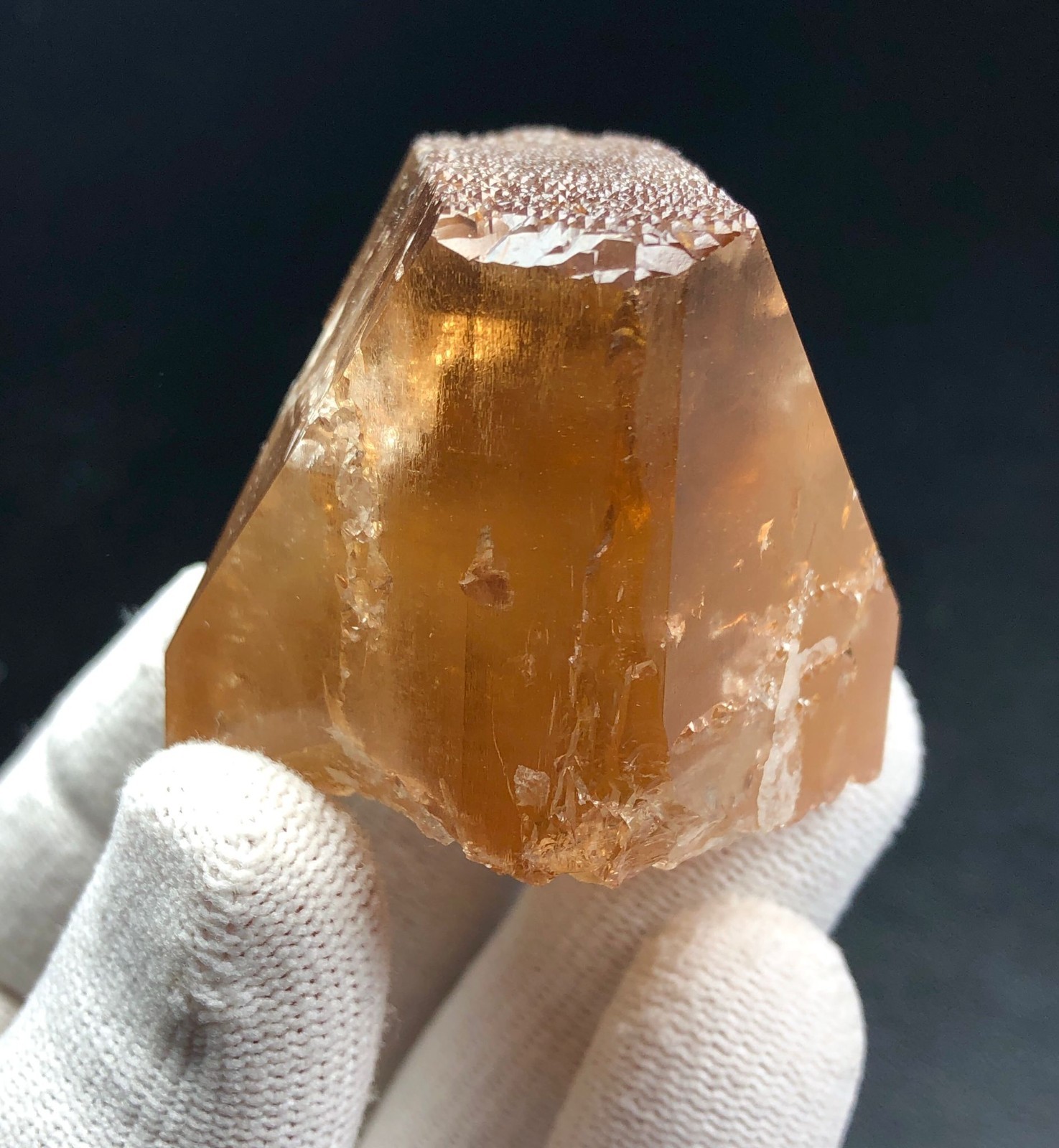 Excellent Complete TOPAZ CRYSTAL from SKARDU – 116 GRAMS – 4 CM