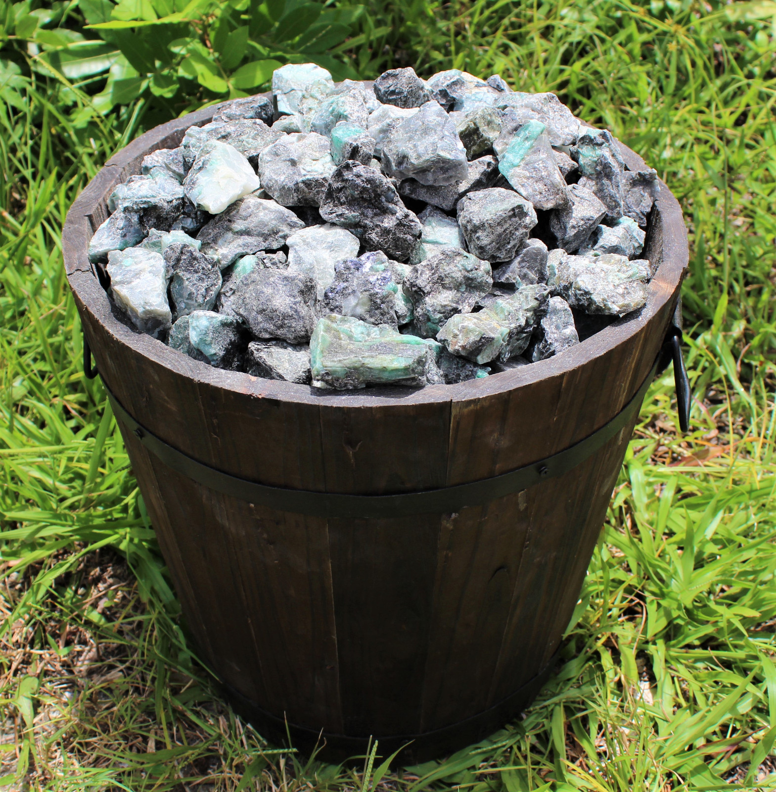 Rough Emerald Crystal: 500 Carat Lot (Natural Raw Gemstone)