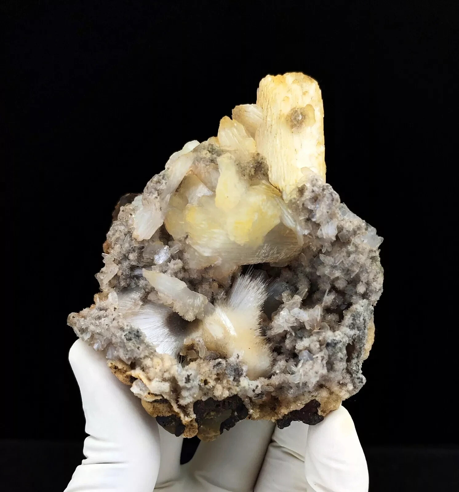 250g Natural Mordenite Spray with Stilbite Cluster On Chacedony Minerals