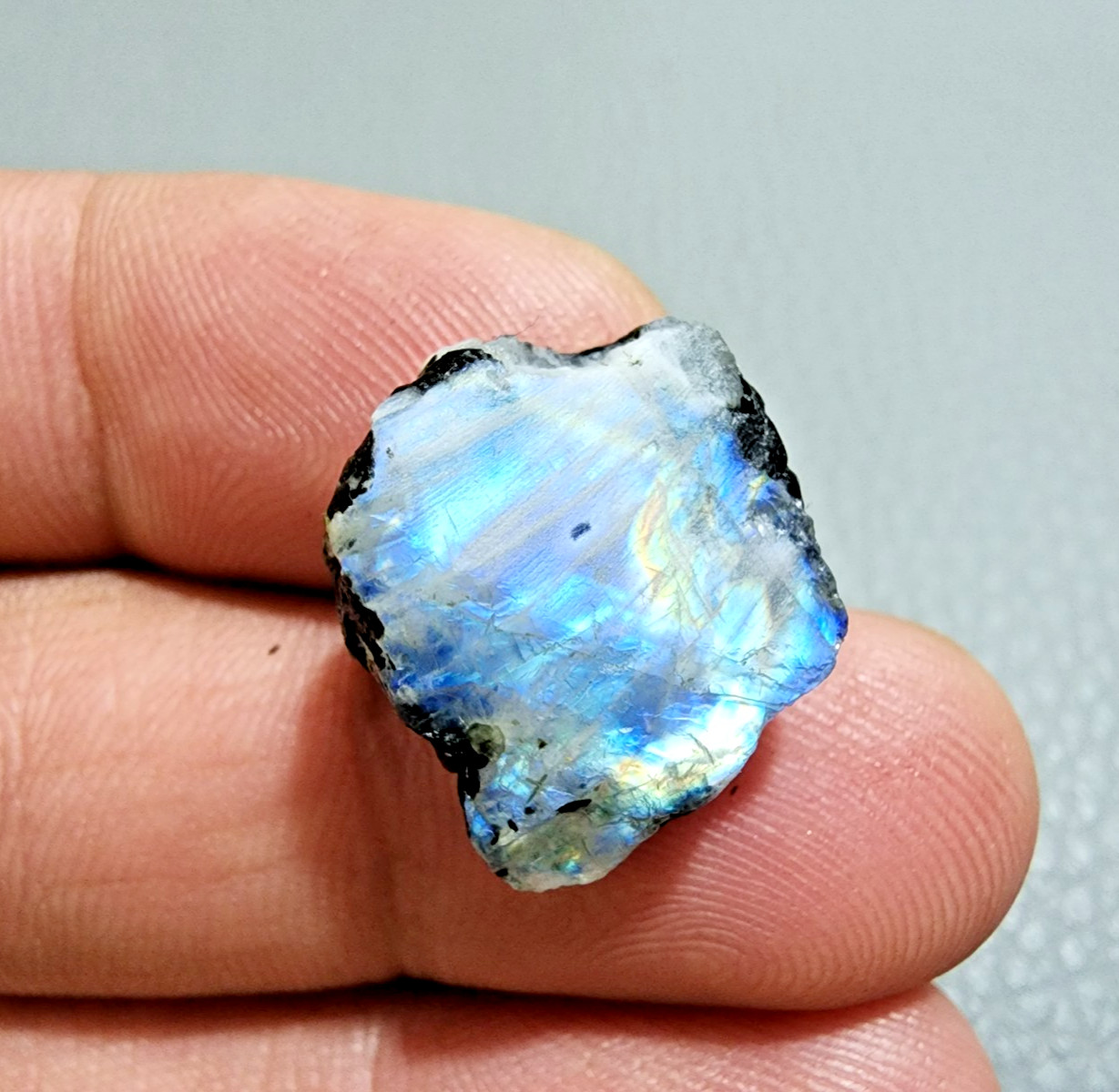 8 pcs Lot White Rainbow Moonstone Power Blue Fire Rough Loose Gemstone Jewelry