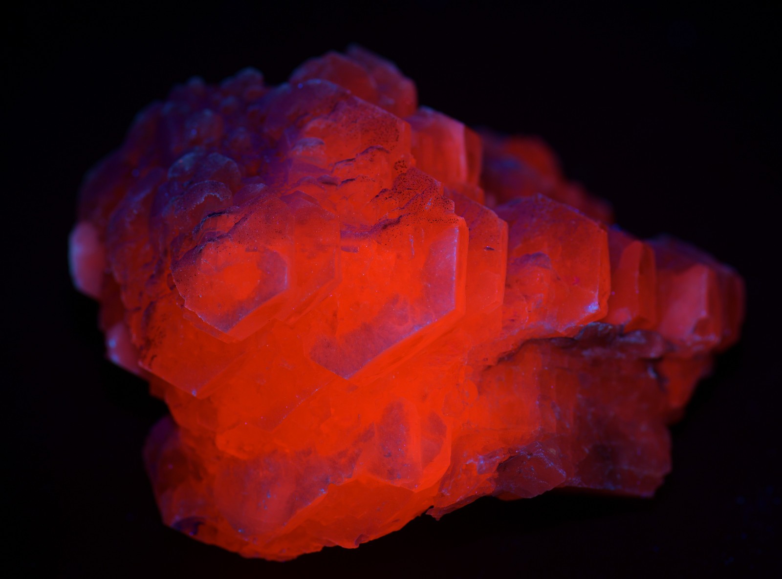Poker-chip Calcite, excellent specimen, fluorescent. Charcas, Mexico. 217 grams.