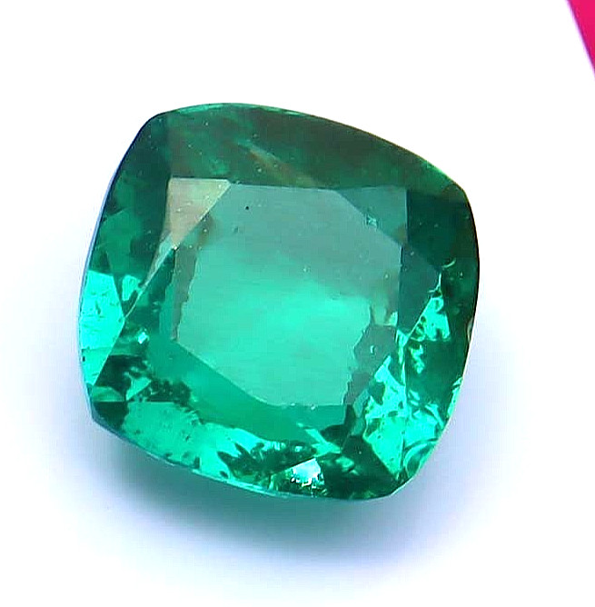 Green Emerald Certified Natural Colombian Cushion Cut Loose Gemstone 10 Ct