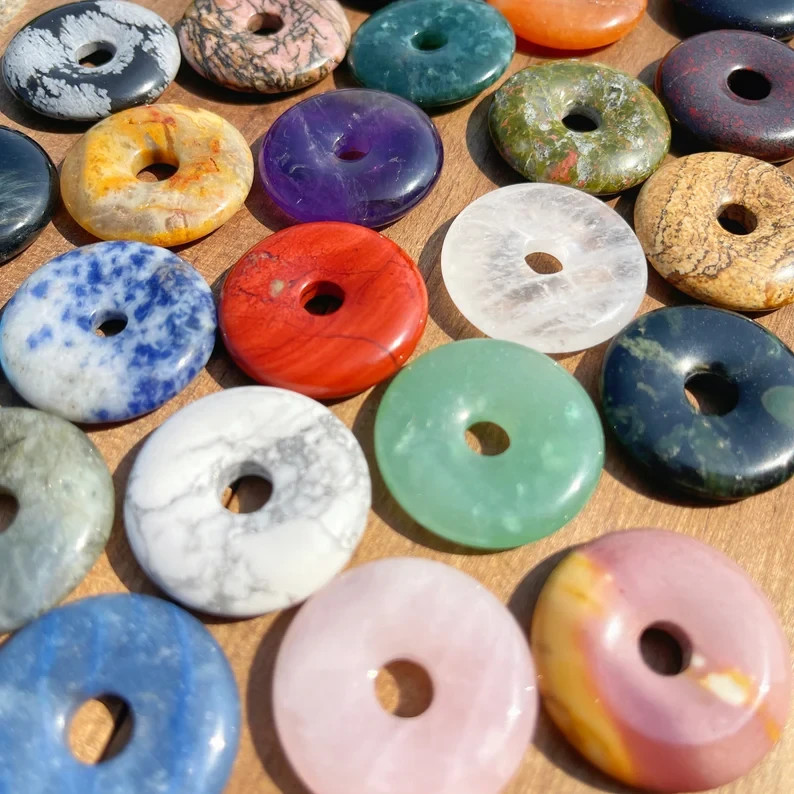 Donut crystal pendant w/ matching necklace