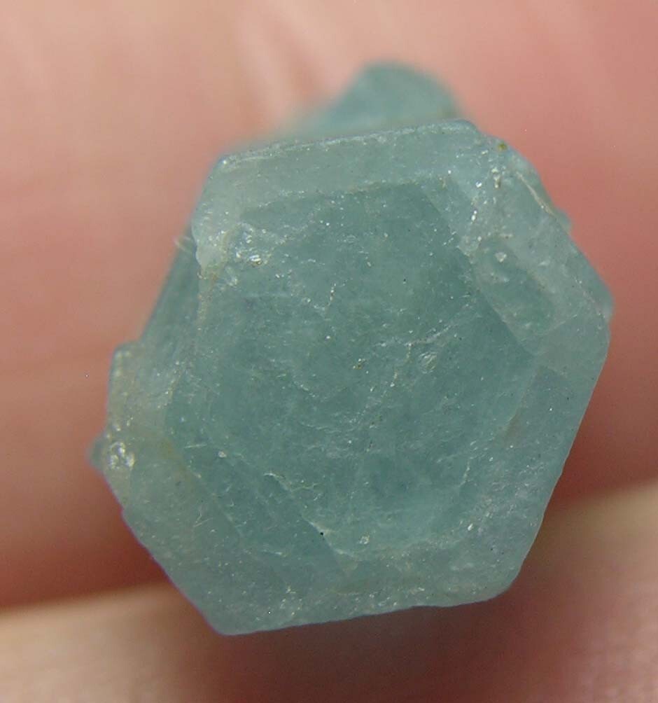13.30ct Vietnam 100% Natural Rough Aquamarine Crystal Stick Specimen 2.65g 17mm