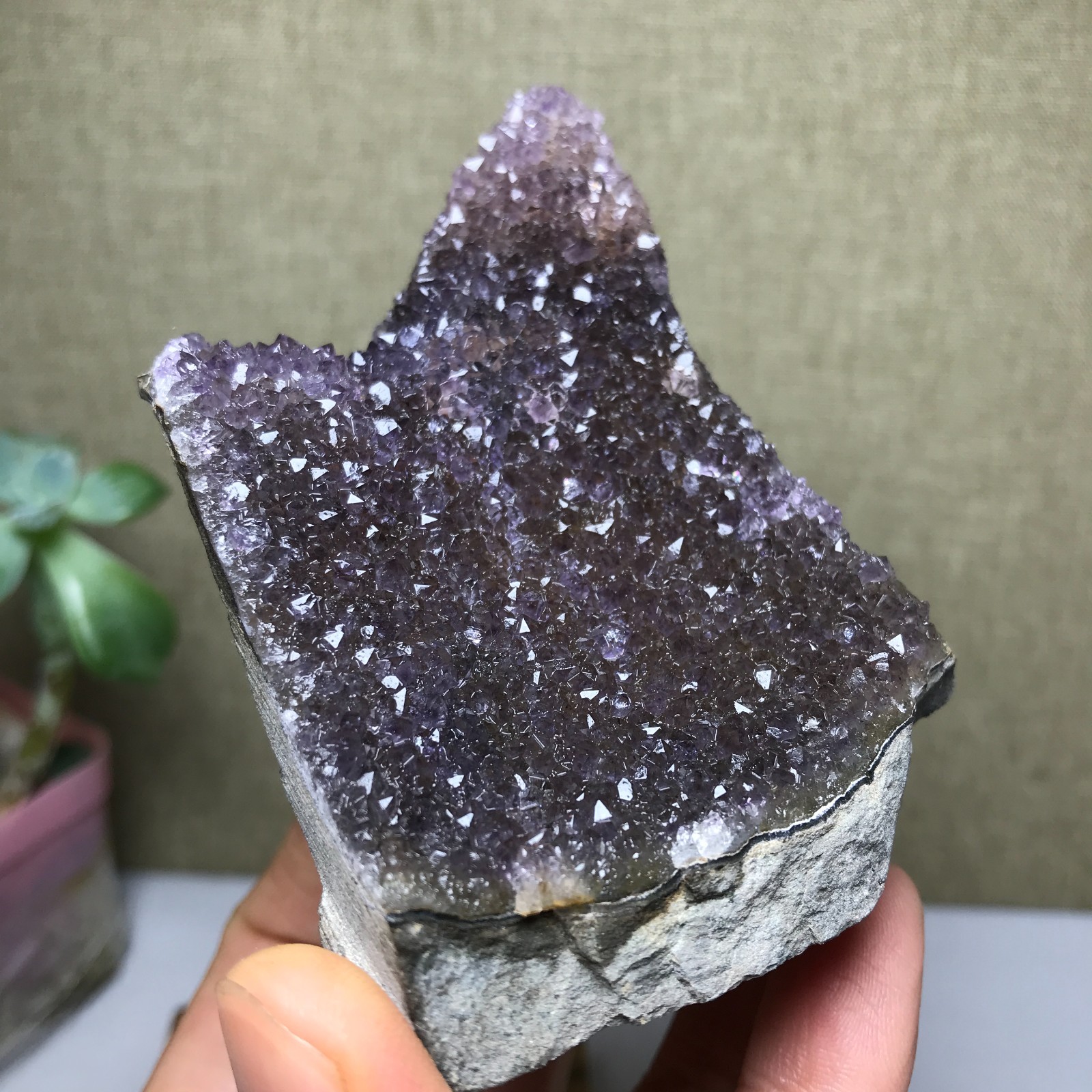 68mm NATURAL amethyst point purple Crystal Cluster Mineral Specimen 184g A1769