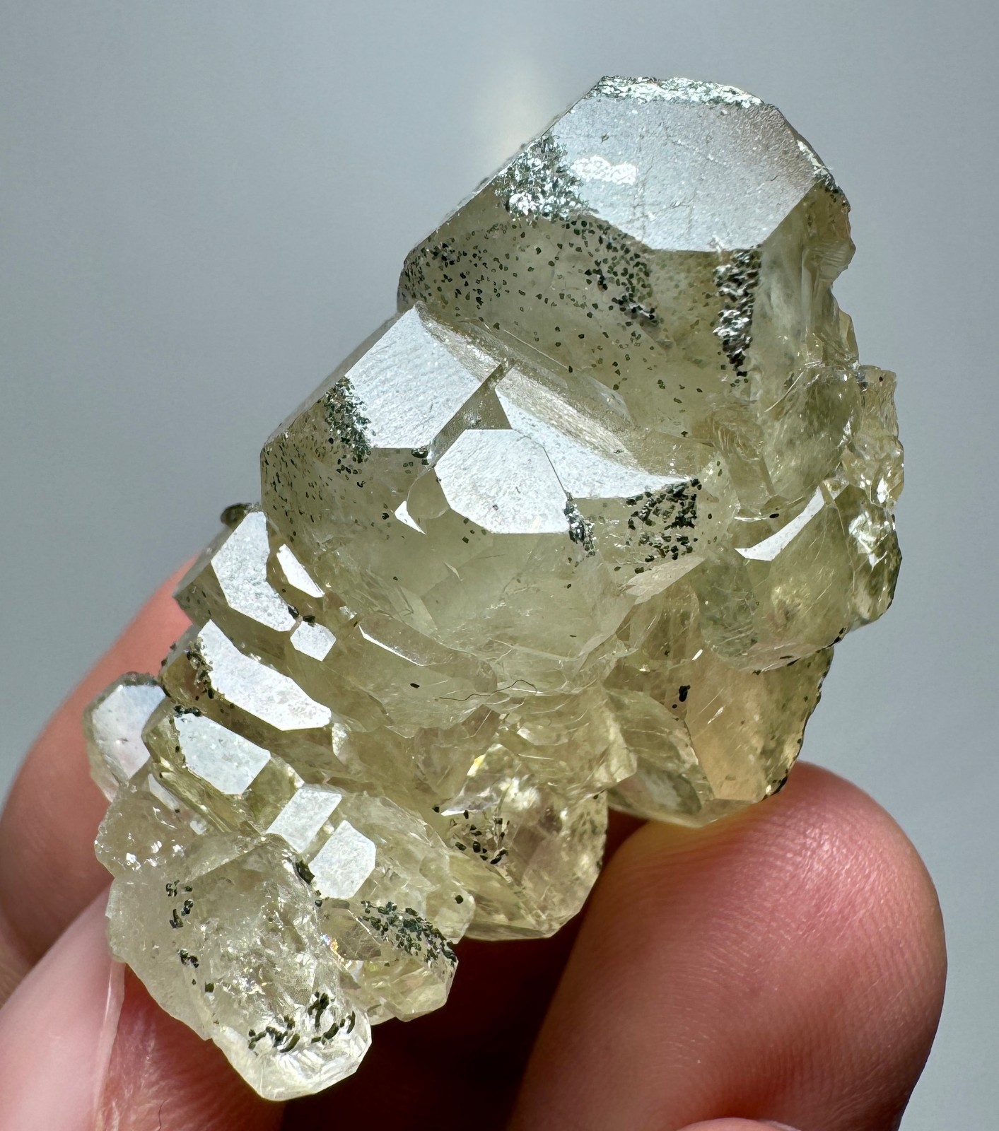 149 CT Full Terminated Cabinet Shape Yellow Apatite Transparent Crystals Cluster