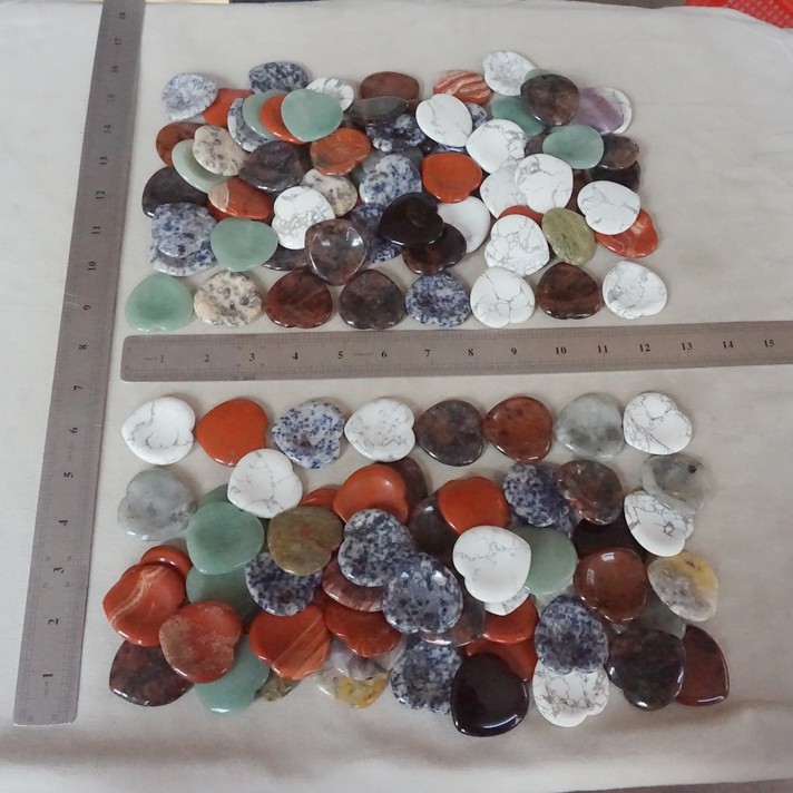 4.1LB 130Pcs Natural Quartz Crystal Jasper Love Heart Mixed Worry Stones Healing