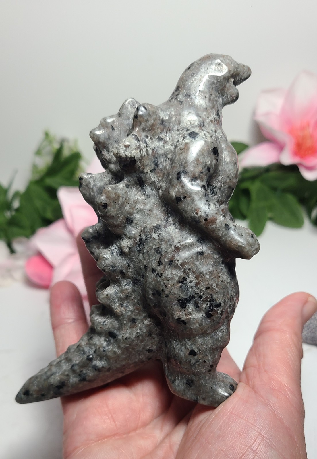 4.6″ 364g Awesome UV Reactive Yooperlite Godzilla Crystal Stone Carving Statue