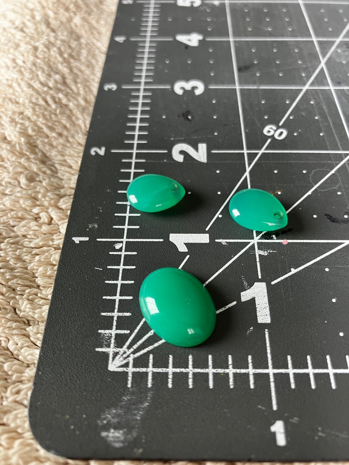 Oval Green Cabochon Chrysoprase for ring/ neckless plus 2 teardrops for earrings