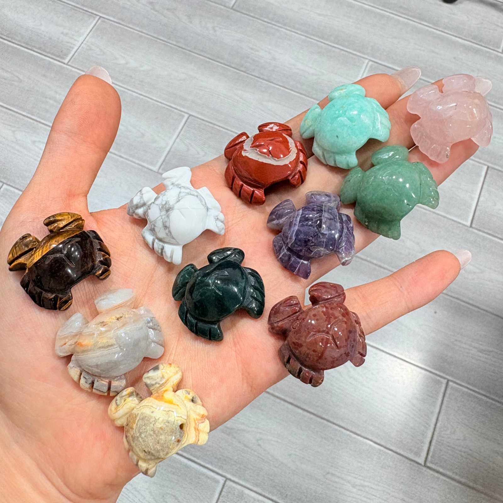 5pc Natural mix Quartz hand Carved Mini crab crystal Reiki random delivery
