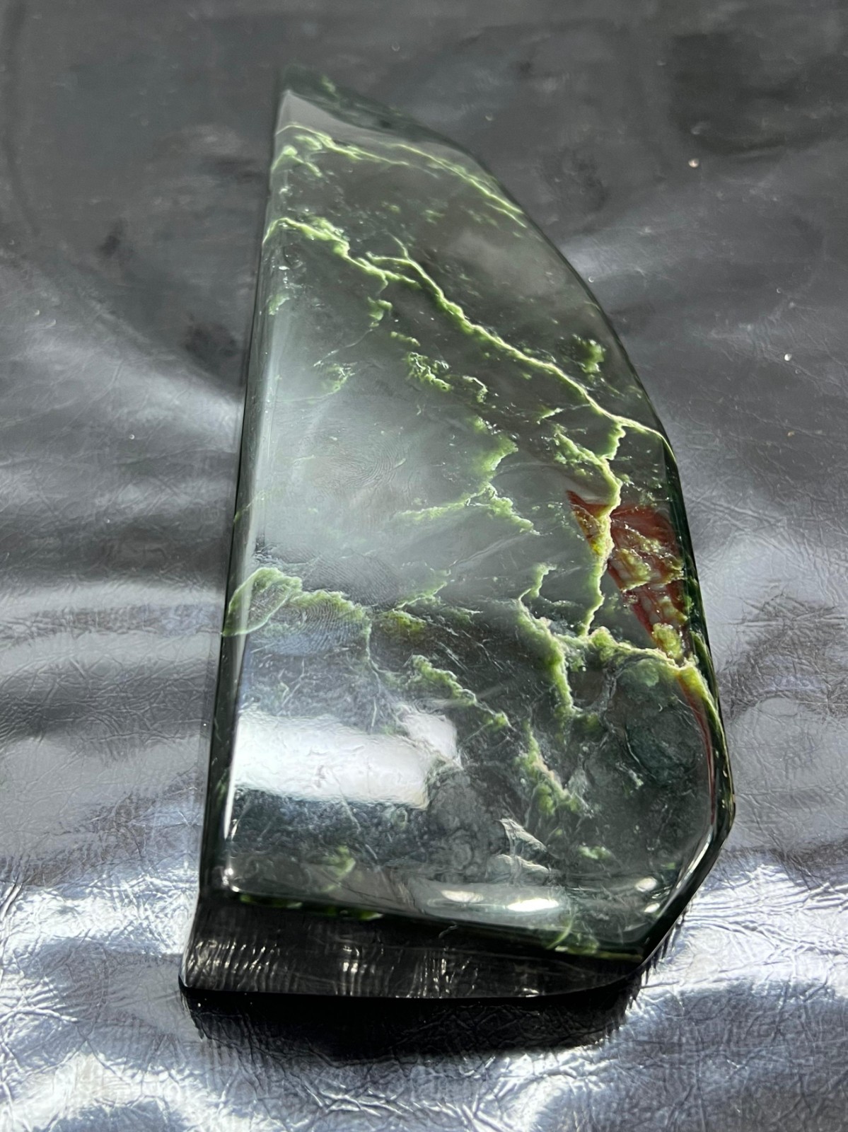 1.9kg Nephrite Jade Polished Stone Natural Green Crystal Mineral Specimen.
