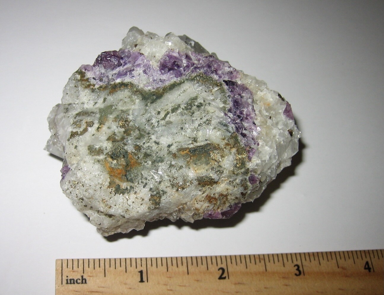 3″ CALCITE CRYSTAL CLUSTER W/ FLUORITE CHALCOPYRITE FROM CT, USA ~ 202.3grams *A