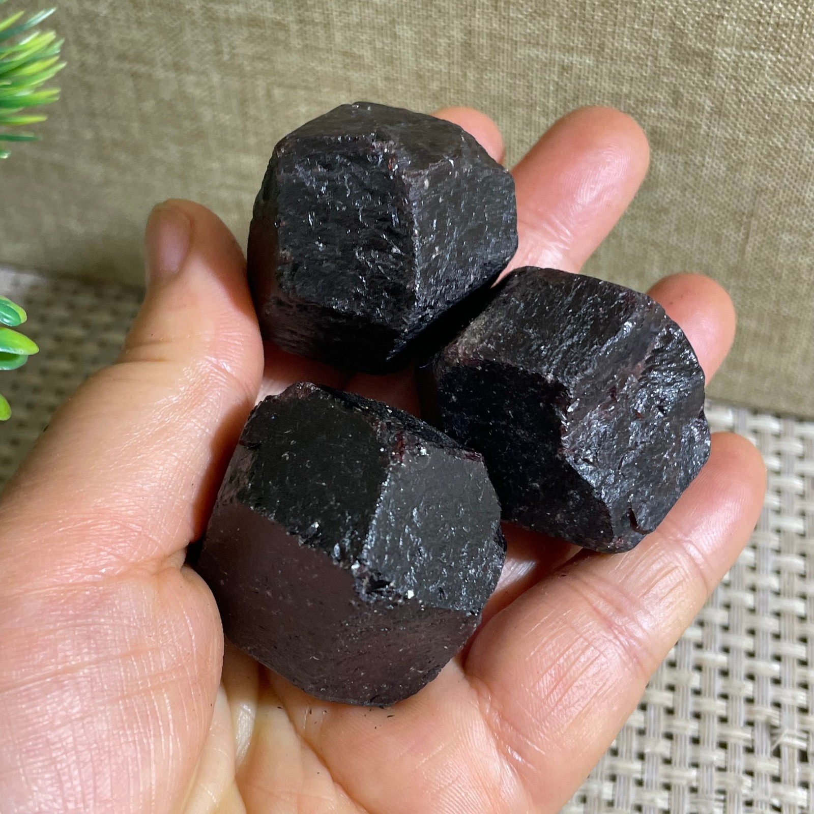 204g RED Garnet Crystal gemstone rough stone mineral specimen