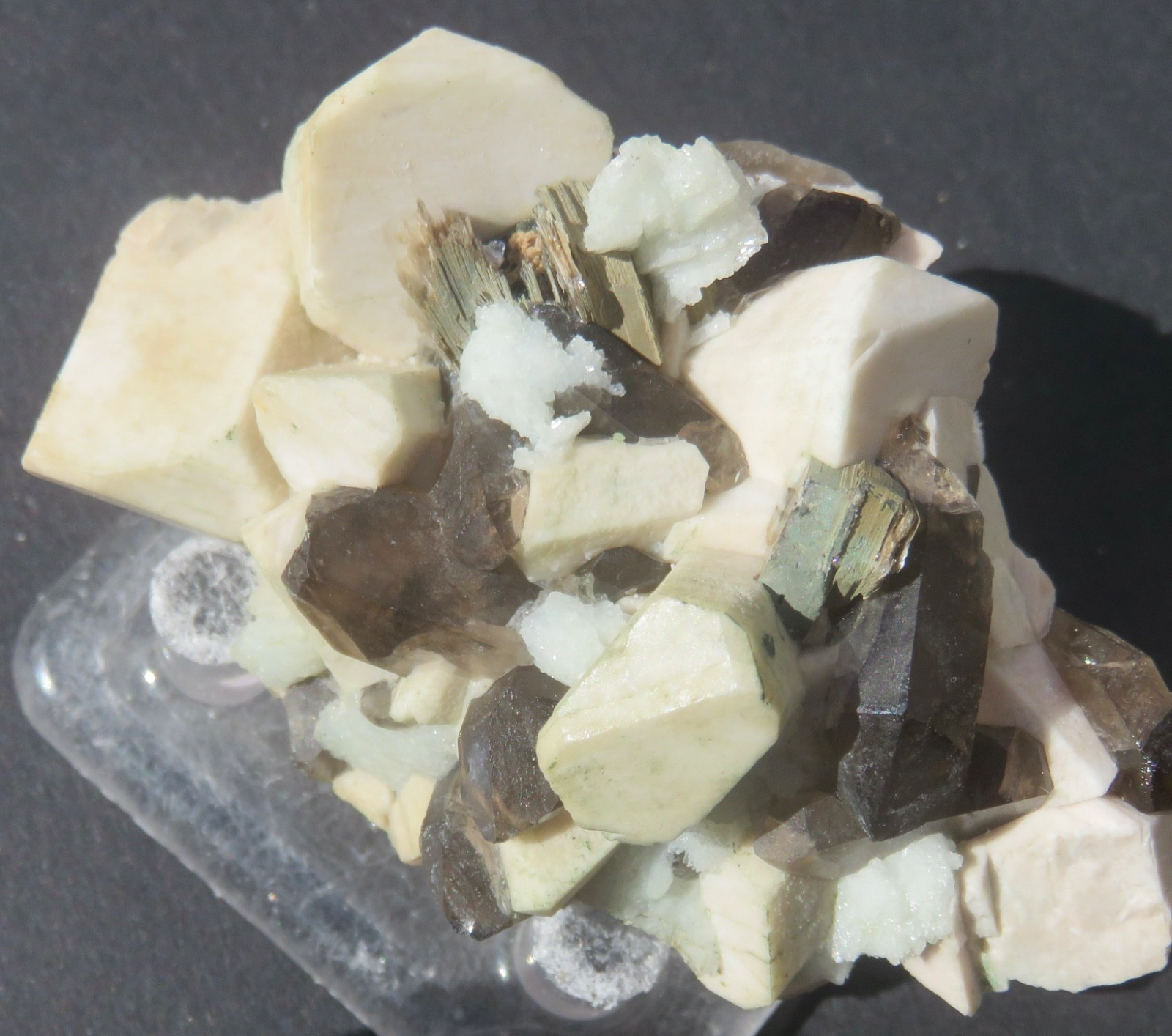 MICROCLINE, ALBITE, SMOKY QUARTZ CRYSTALS – MOAT MOUNTAIN – CONWAY, N.H.
