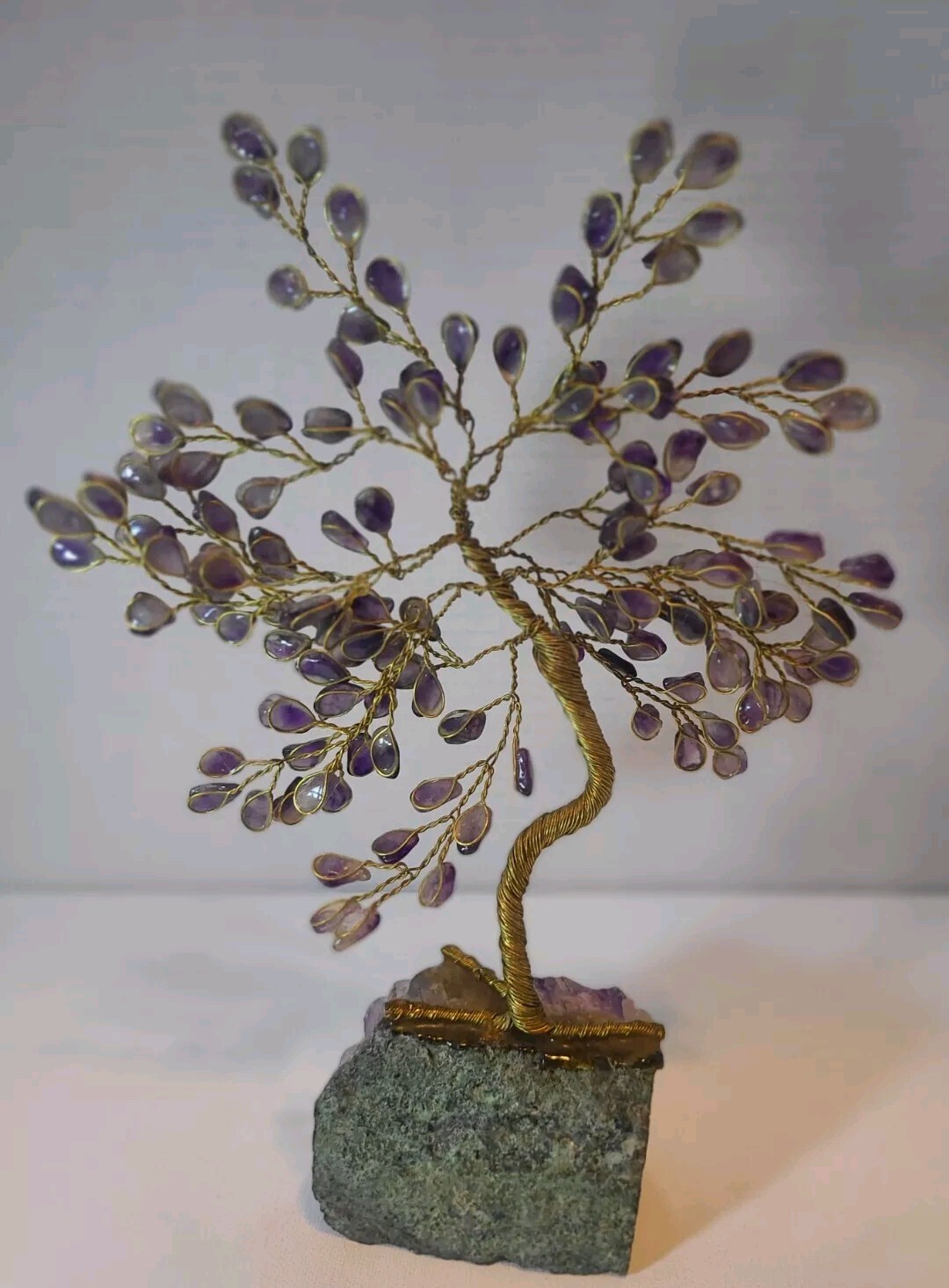 VTG 70s Amethyst Tumbled Crystal Leaves and Gem Base Brass Wire Art 10″