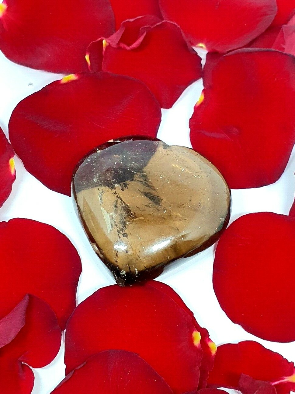Smoky Quartz Heart Carving Real Crystal Protective Energy 86g 5.5 x 5 x 1.5cm s5