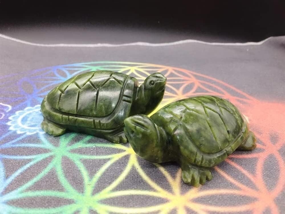 Green Jade Stone Turtle Statue Green Gemstone Mineral Specimen Home Decoration