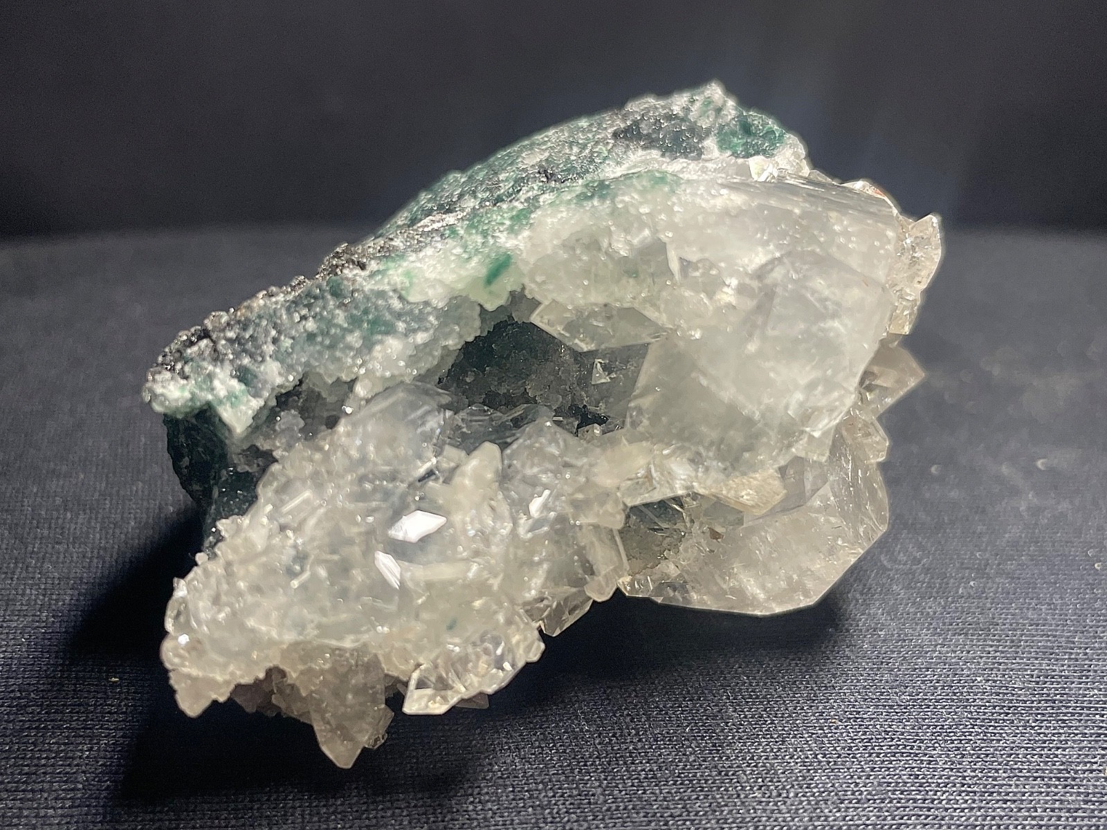 Natural Apophyllite crystal w/ chiral mineral stone 104 gr 6.5x4x4 cm