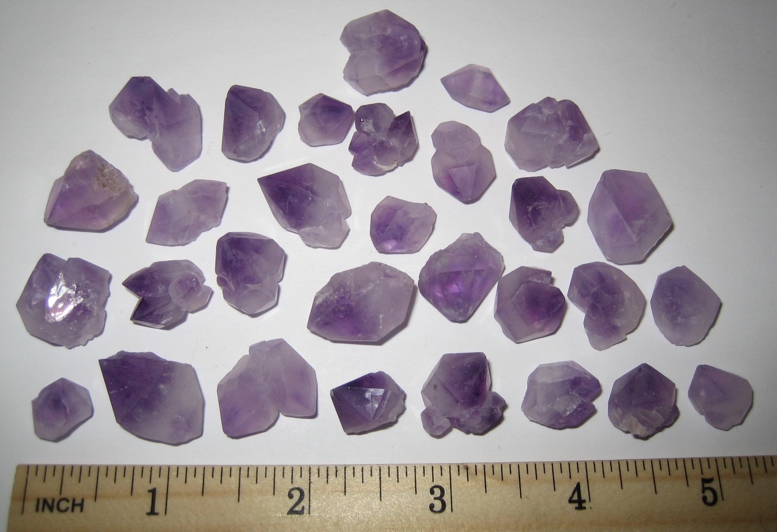 30 SMALL NATURAL ROUGH 0.5″- 0.8″ LIGHT PURPLE AMETHYST CRYSTALS ~ 82.3grams *5