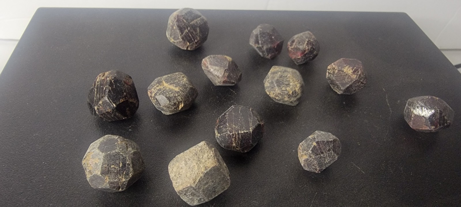 Lot Of Garnet crystals Roughly 100 grams Raw Natural Unpolished Uncut
