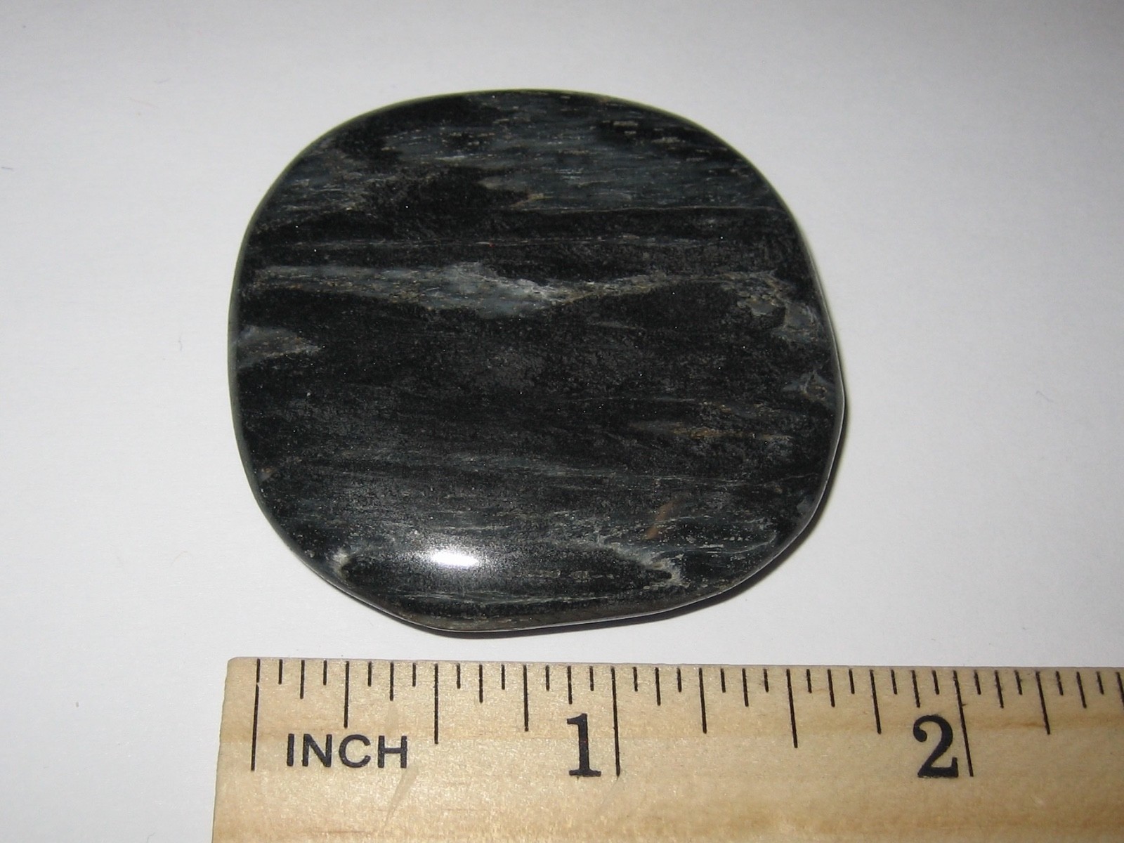 1.8″ RARE TUMBLED POLISHED FLAT ‘ISUA STONE’ PALM STONE MINERAL GREENLAND 40g *4