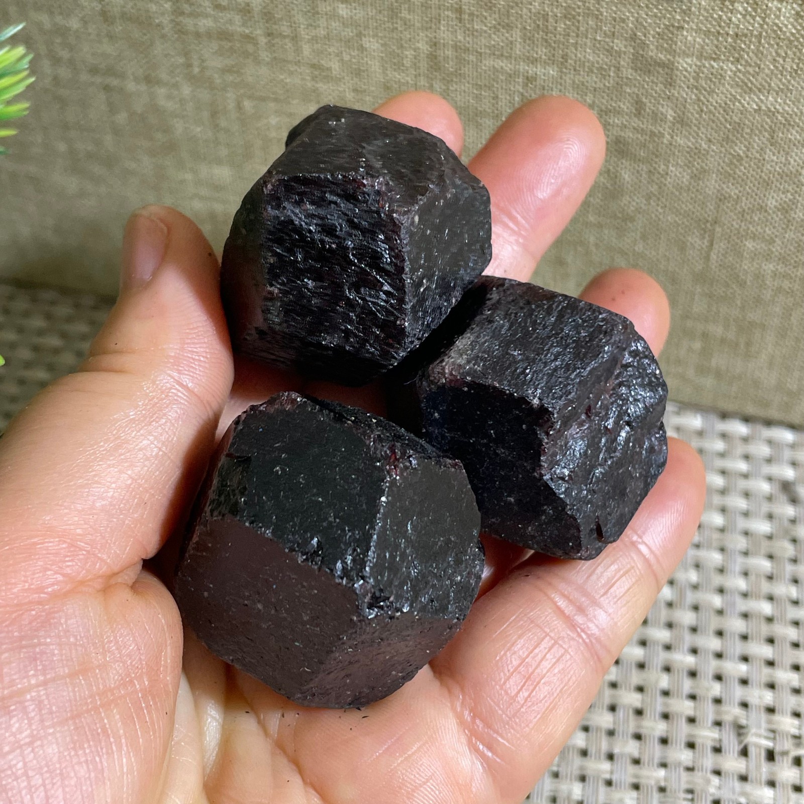 204g RED Garnet Crystal gemstone rough stone mineral specimen
