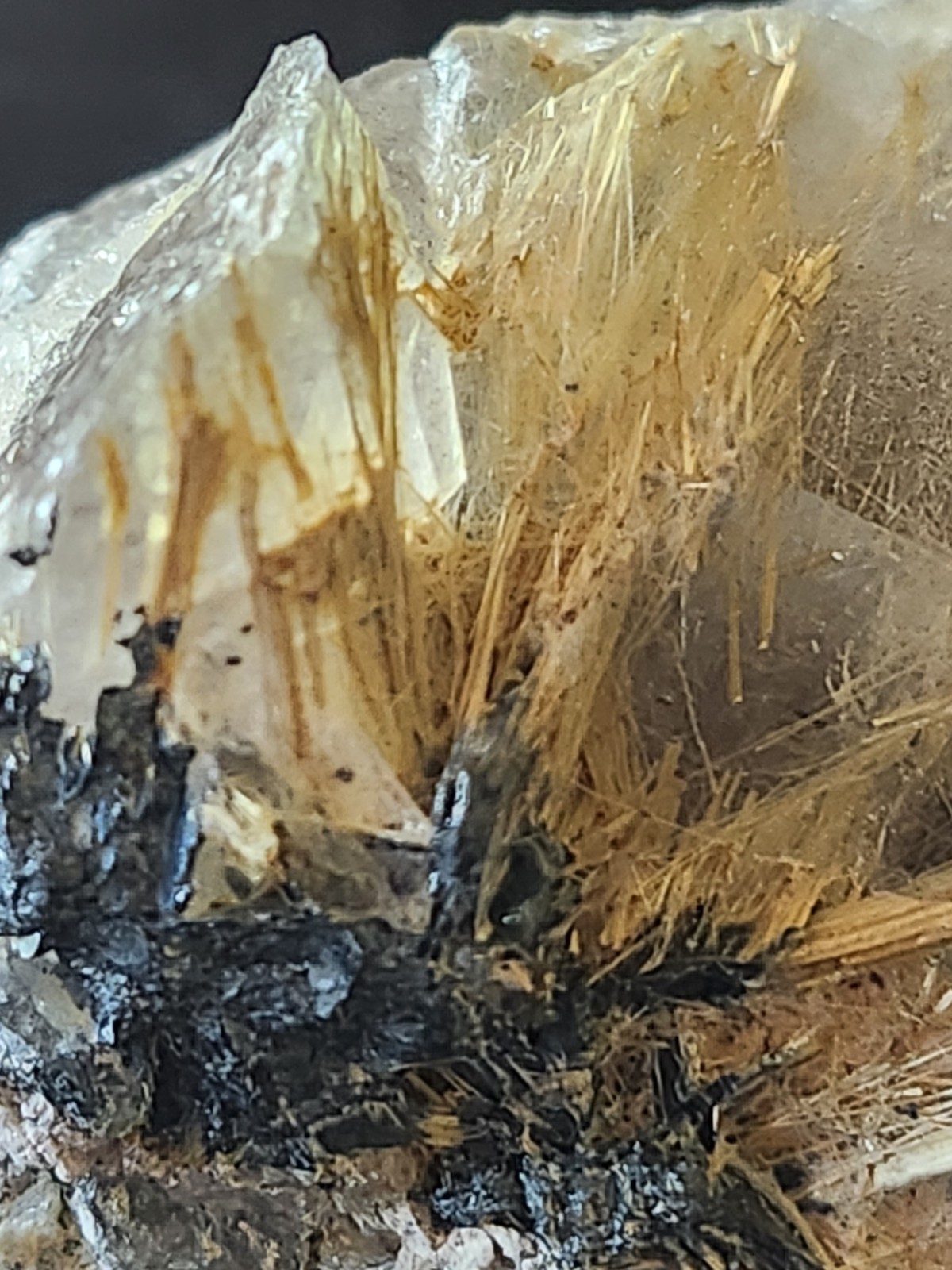 Rutilated Quartz.unique. Gold Needles. Colorado. Crystal Cluster.Energy,relax