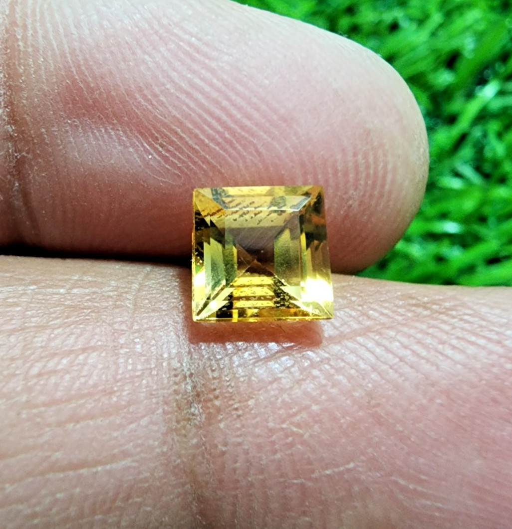 1.70 Ct Amazing Golden Citrine Topaz Square Loose Gem Faceted Size (7X7x5 MM)