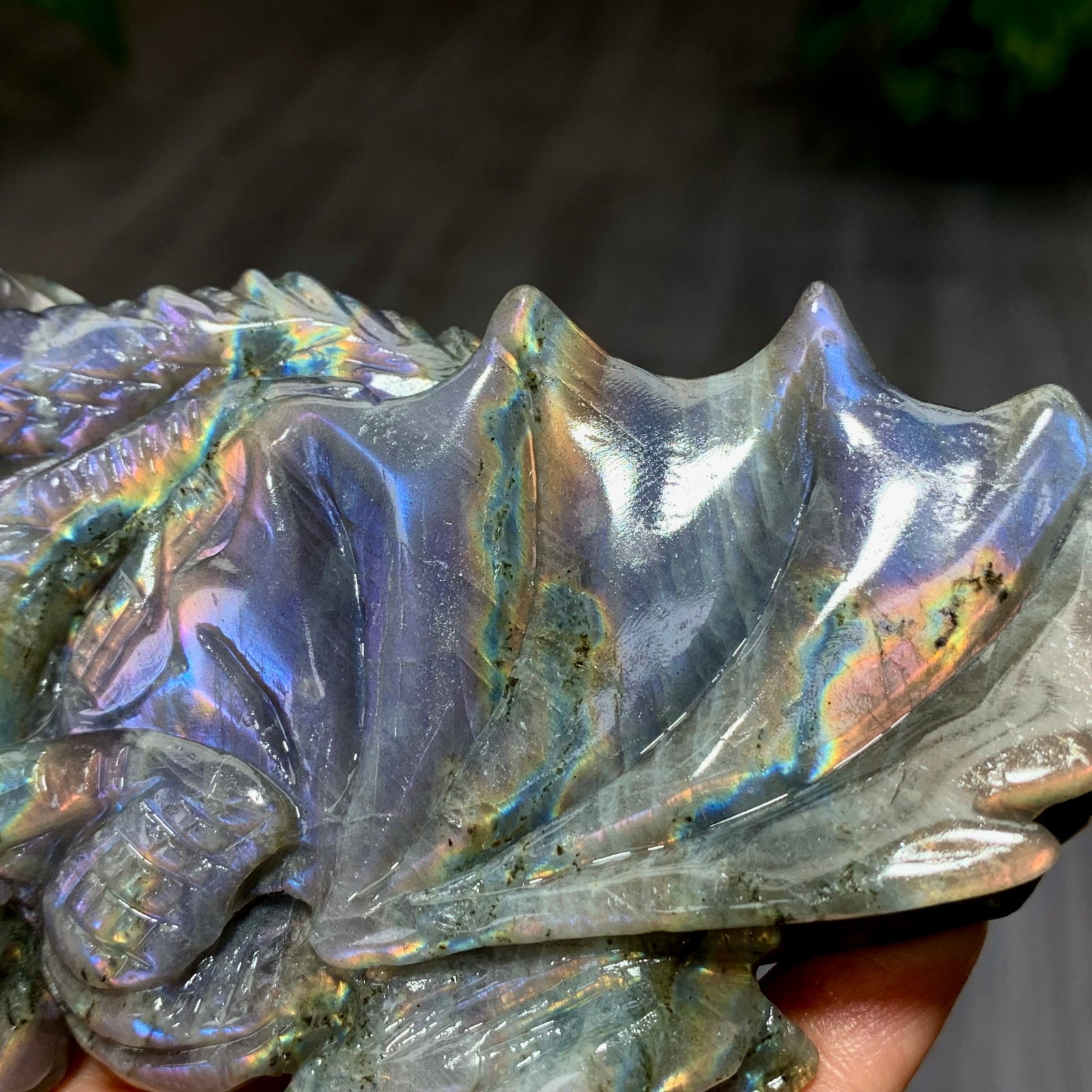 306G Natural Labradorite Quartz Crystal Stone Hand carved Flying dragon