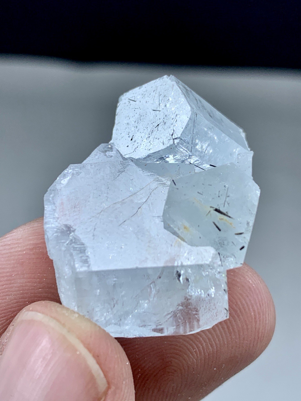 18 Gm Aquamarine Floater Crystal Having Schorl Spray – Nagar Valley Pakistan