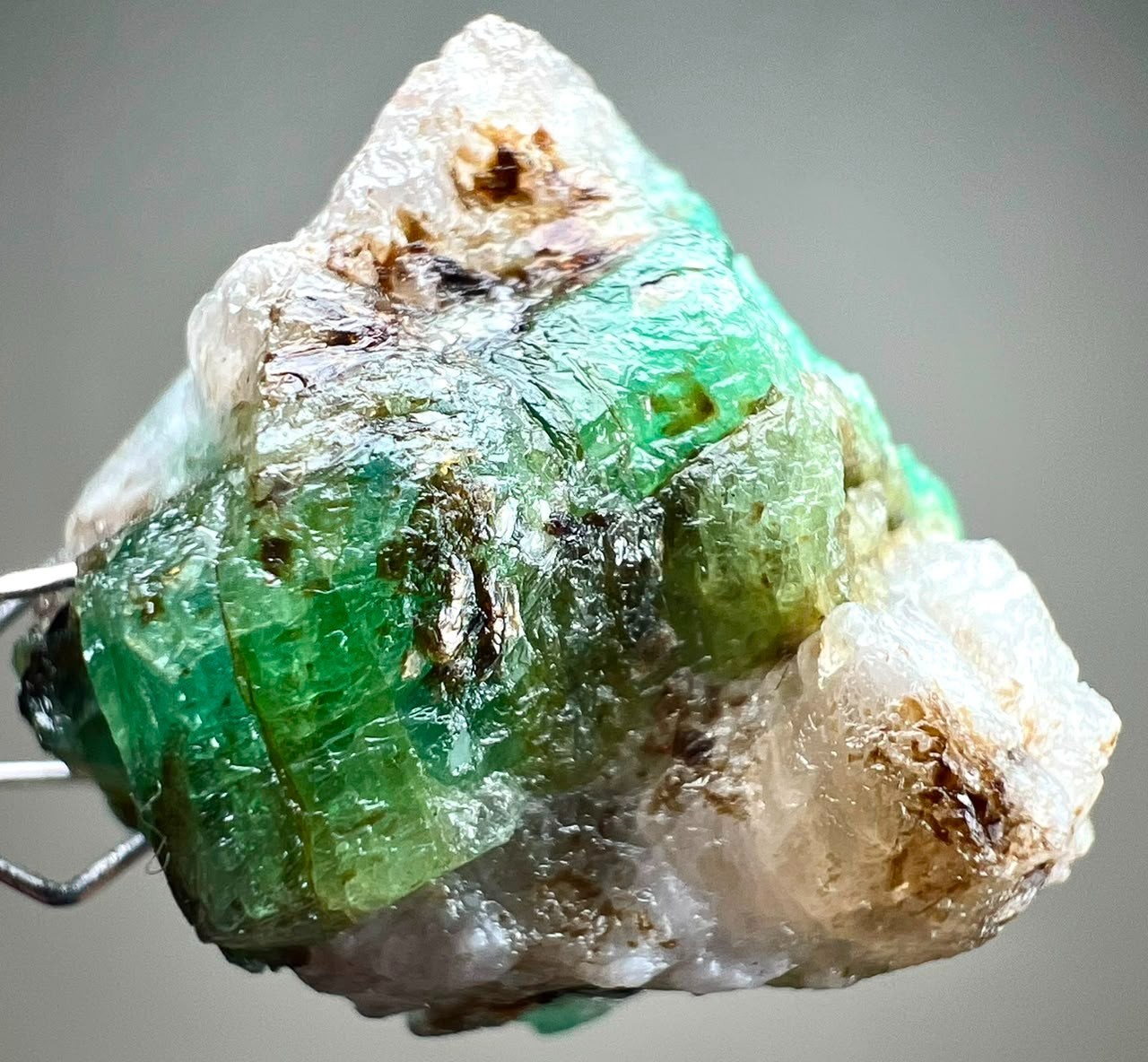 38CT, Beryl Var! Beautiful Natural Emerald Huge Crystal on Quartz, Chitral@PAK
