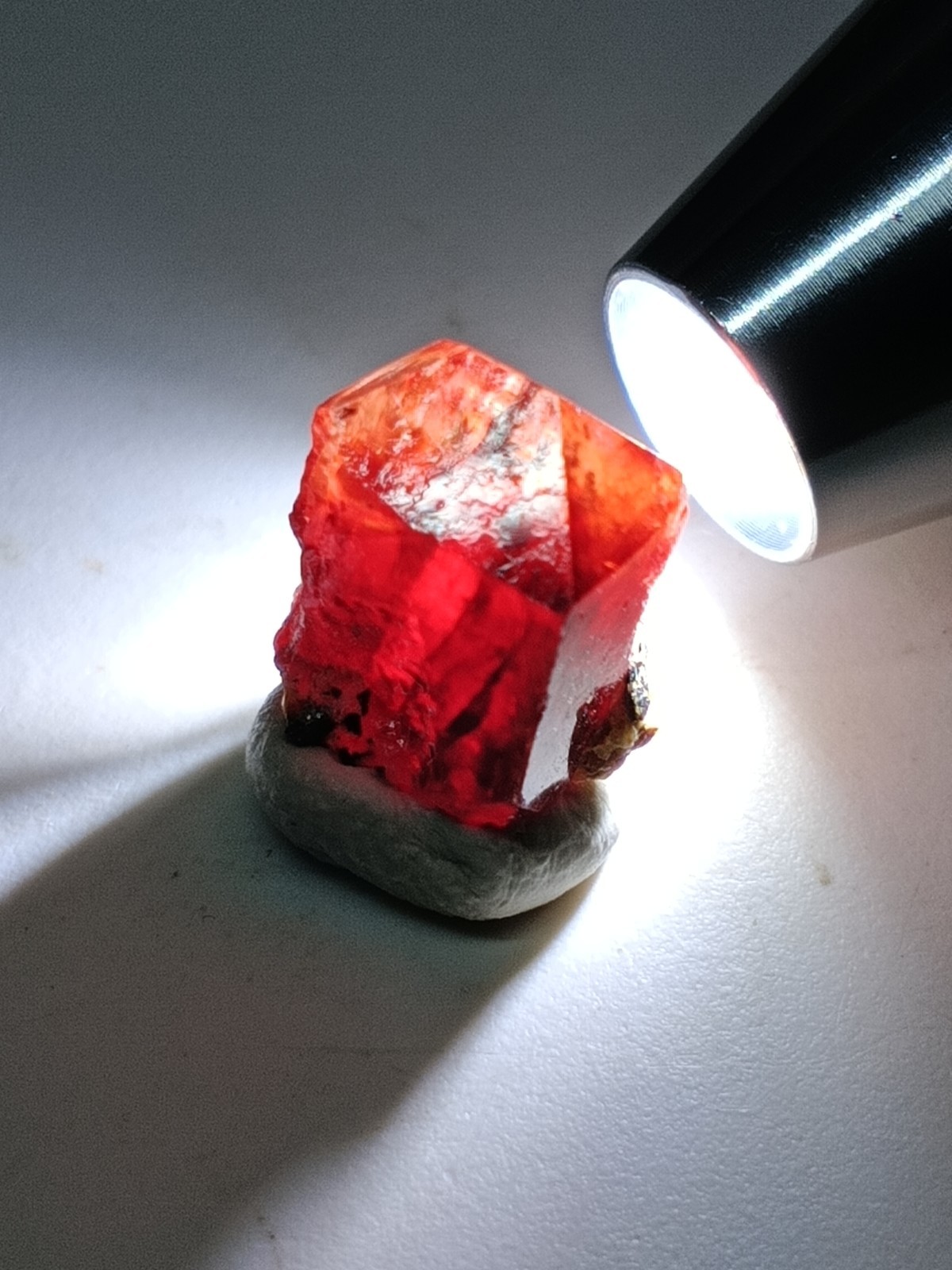 Fire Red Genuine Zircon Specimen 14 Ct X18