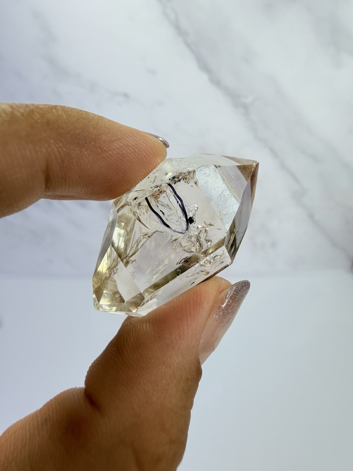High Luster Enhydro Quartz w/ Moving Bubble &/or Carbon/Black Inclusions,A533
