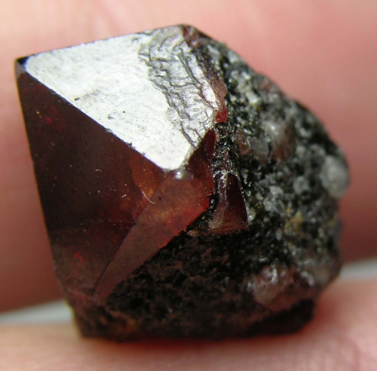 #32 Afghanistan 27.0ct Natural Octagonal Brownish Red Zircon Specimen 5.35g 14mm