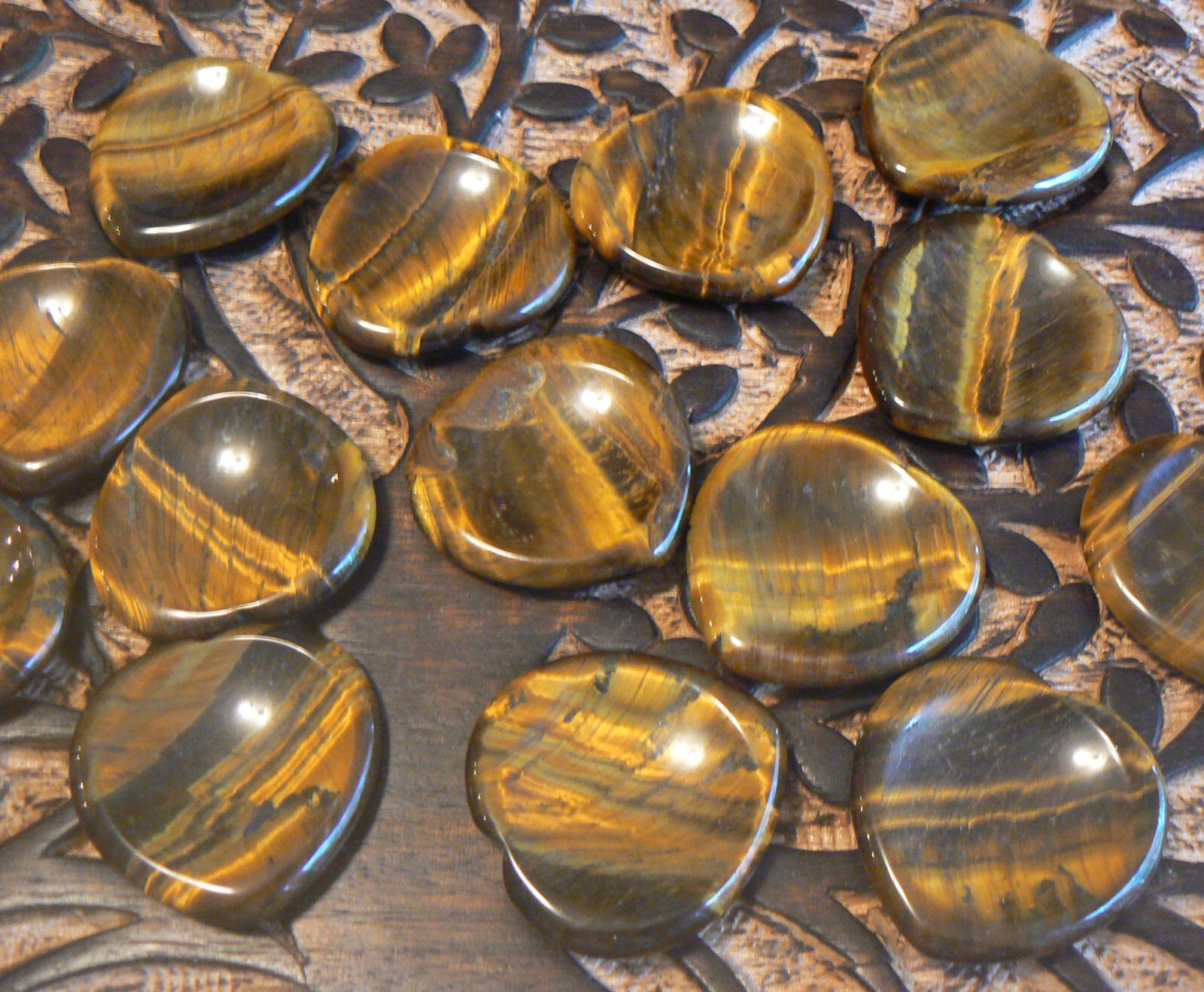 ONE CHATOYANT Tiger Eye Heart Worry Palm Stone ROOT CHAKRA SACRAL SOLAR PLEXUS