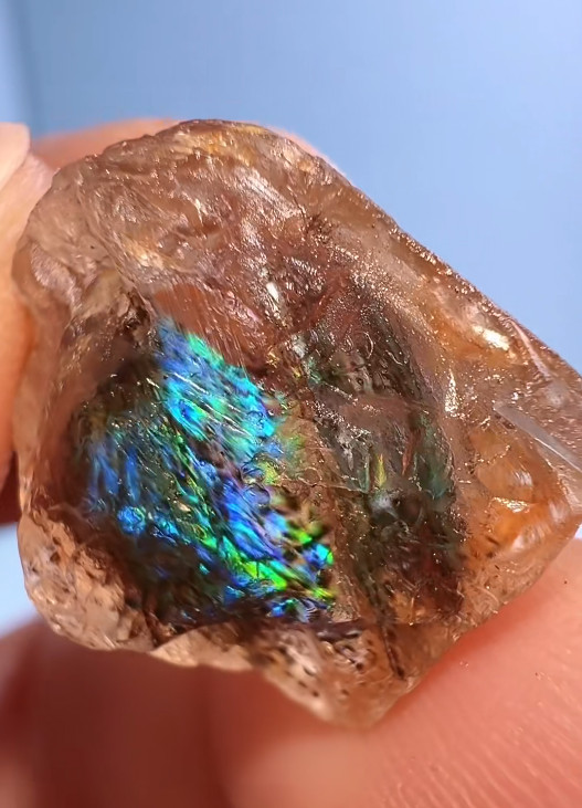 16*14*12mm Natural Rainbow Scapolite Quartz Raw Stone Crystal Energy Reiki Decor