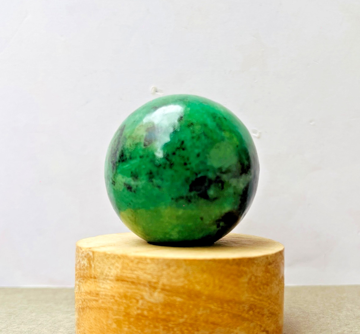 Natural Emerald Sphere 38mm 60g Rare Crystal Ball Healing Stone Decor Gift
