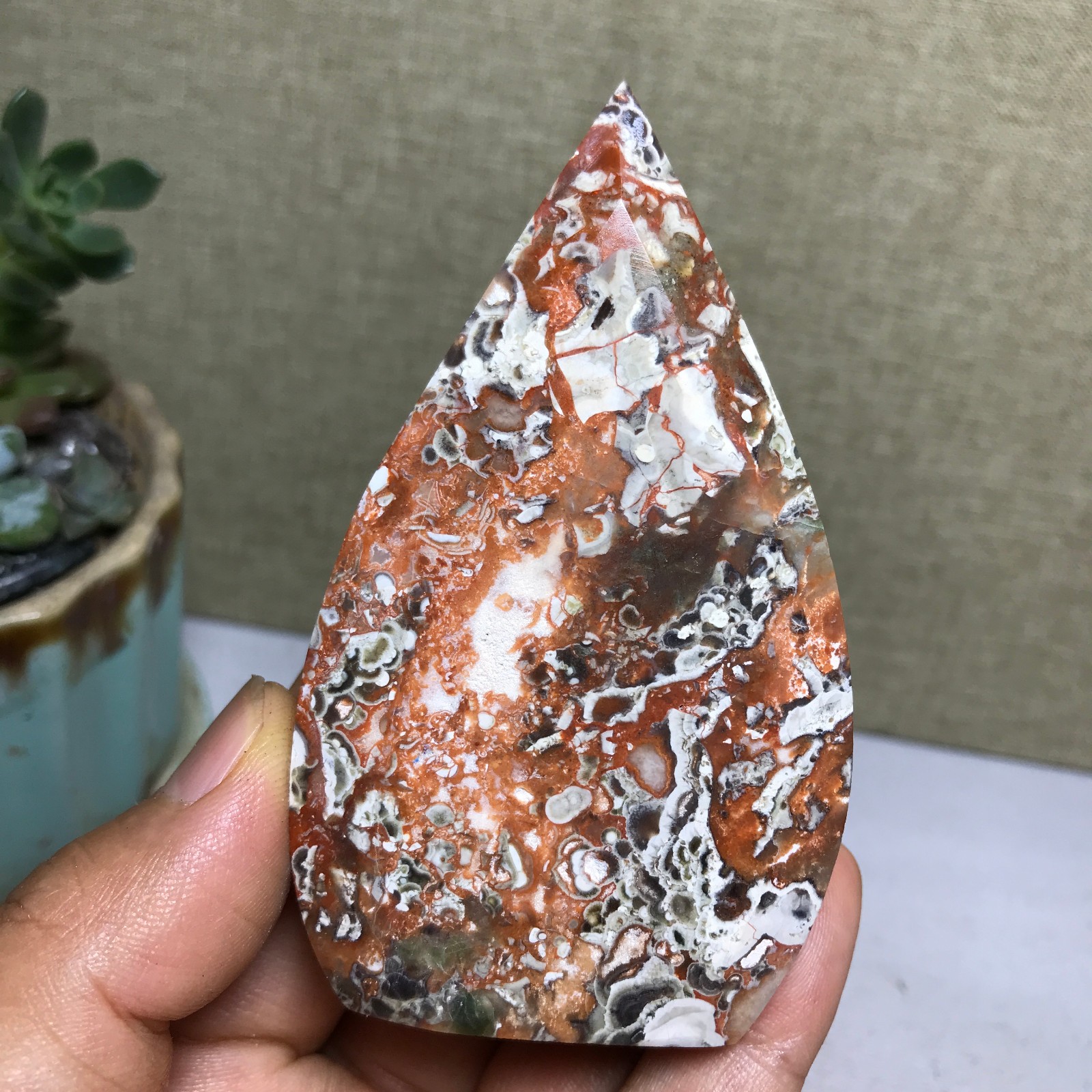 Natural Indonesian Bloodstone agate point leaf Crystal specimens 89g A5164
