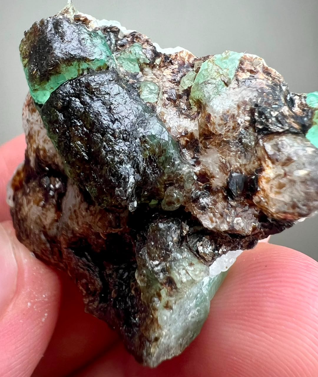 100 CT, Beryl Var Natural Emerald Crystals on Matrix From Kpk Chitral @PAK