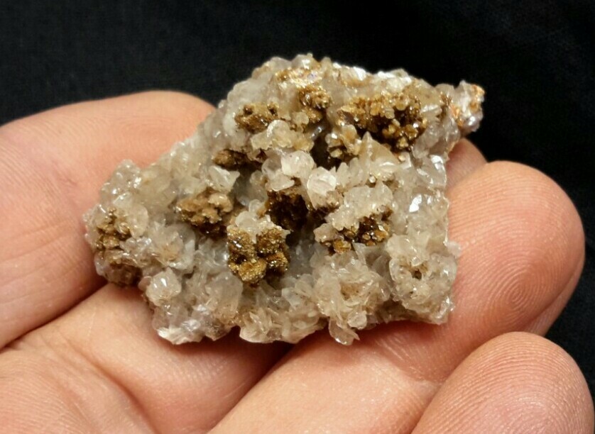 36mm DESCLOIZITE with CALCITE from Santa Eulalia, Chihuahua, Mexico